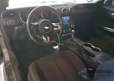 2021 Ford Mustang z USA, uszkodzony, nr VIN 1FA6P8TH6M5134015